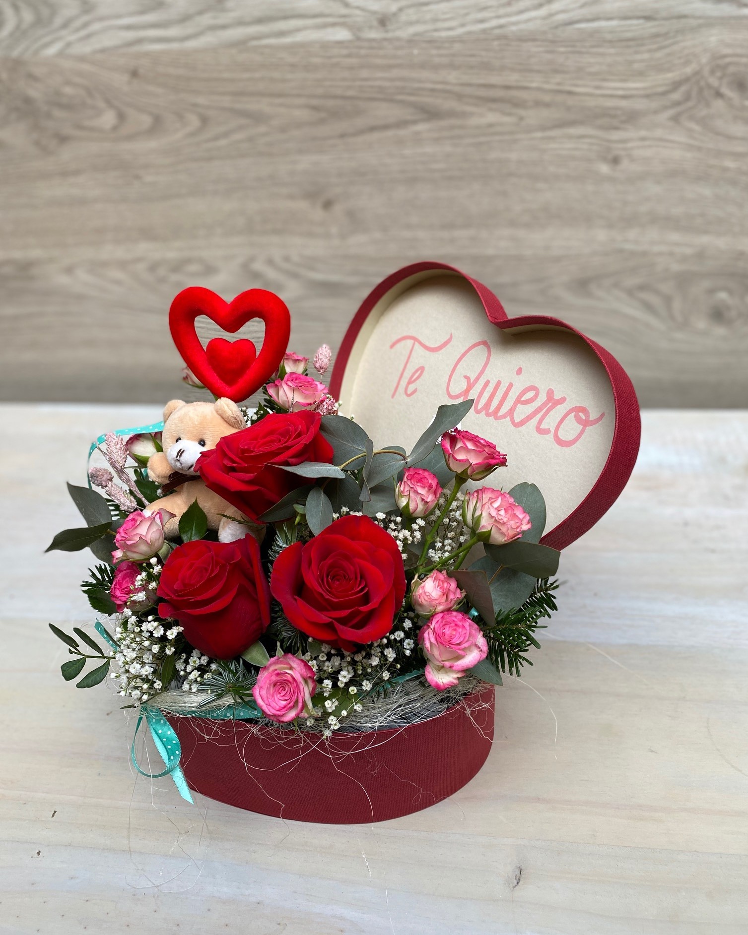CAJITA CORAZÓN CON OSITO Y ROSAS - Imagen 5
