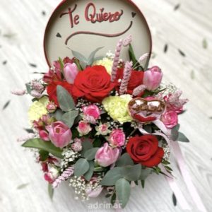 SOMBRERERA DE FLORES ROMÁNTICA