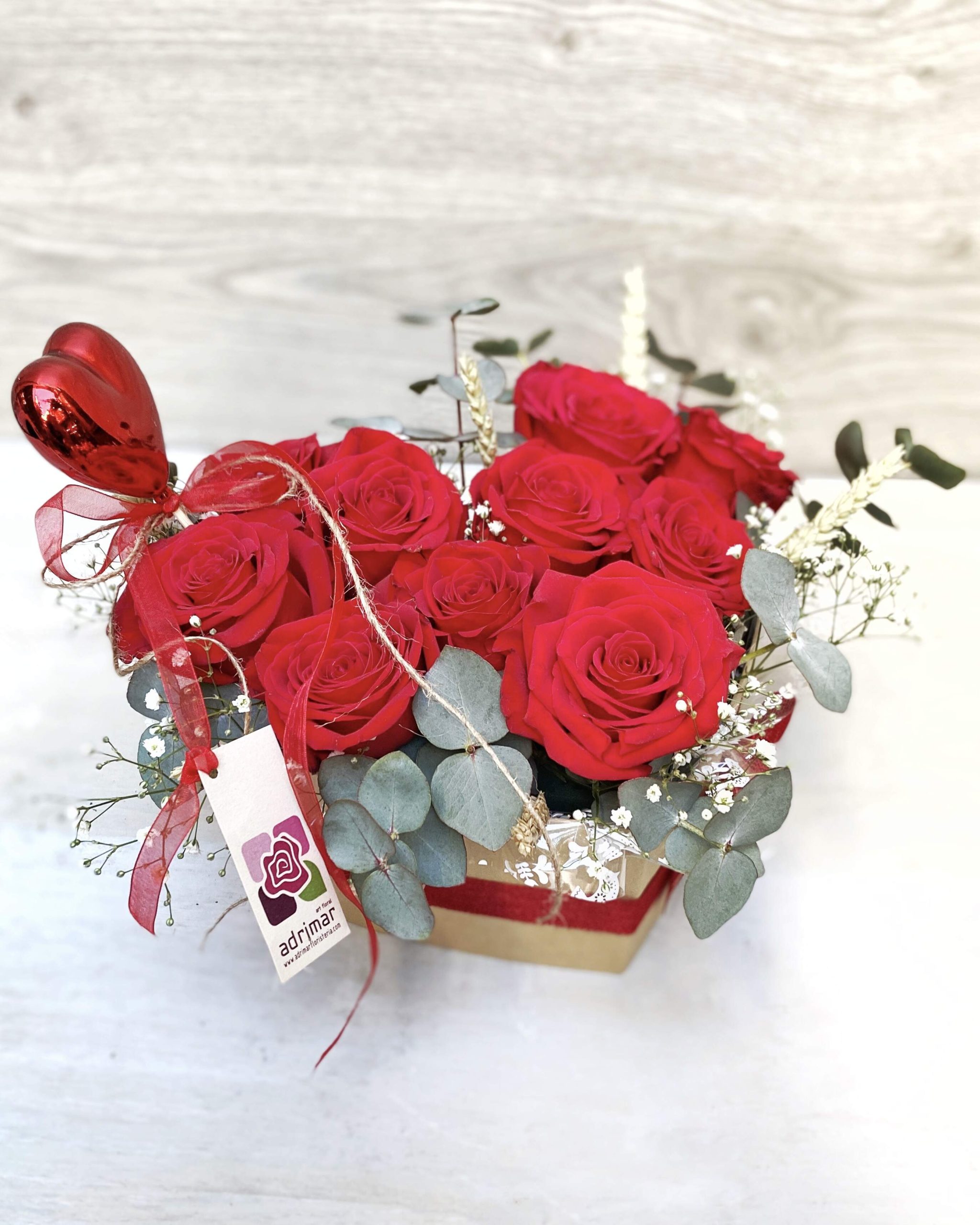 CAJA LOVE CORAZÓN DE ROSAS - Imagen 3