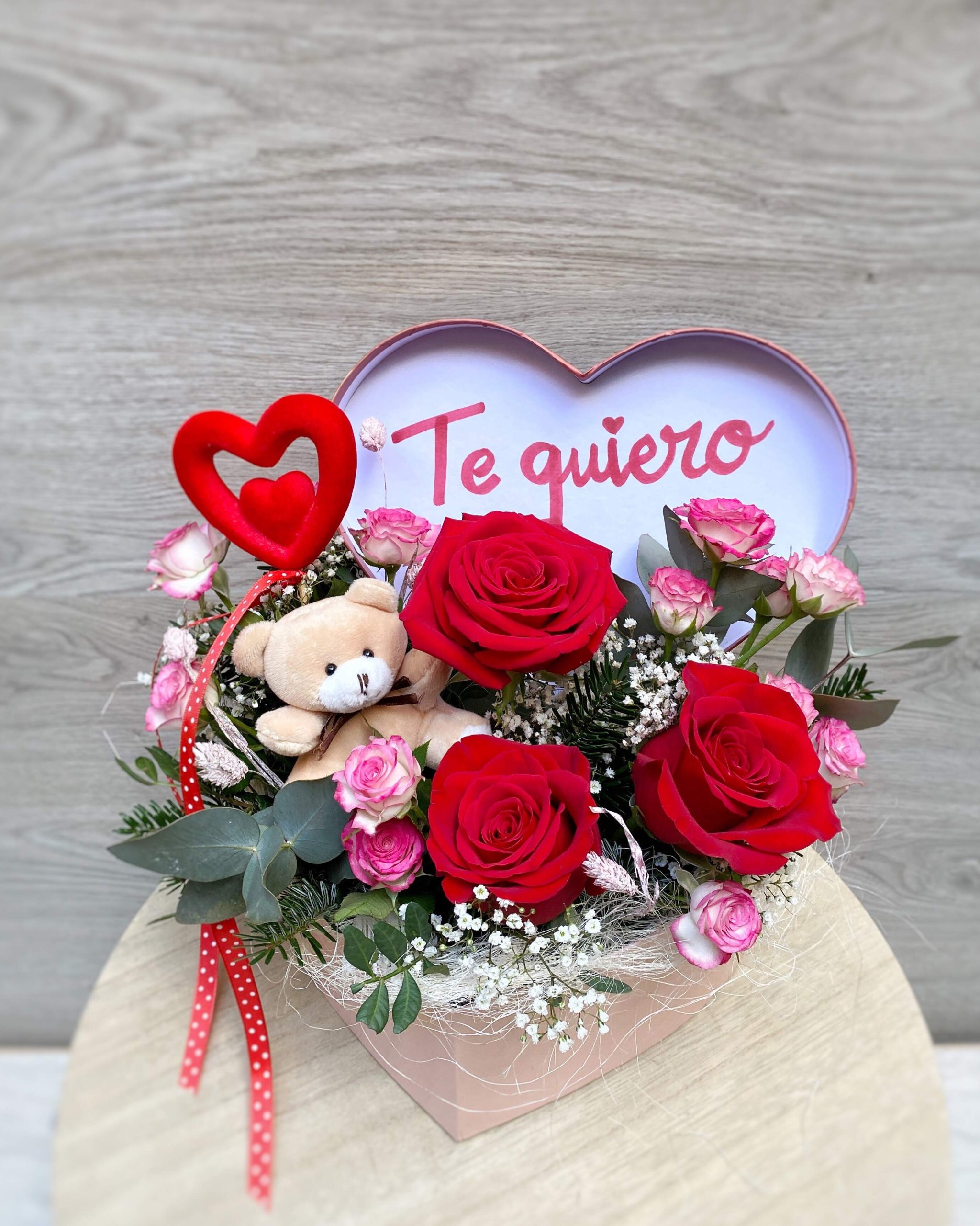 CAJITA CORAZÓN CON OSITO Y ROSAS - Imagen 2